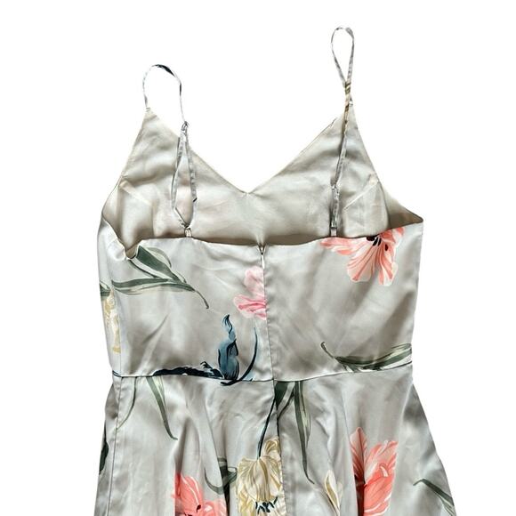 Yumi Kim Revolve Women’s Peace and Love Sage Floral Maxi Dress in Westview Moon - Picture 8 of 13